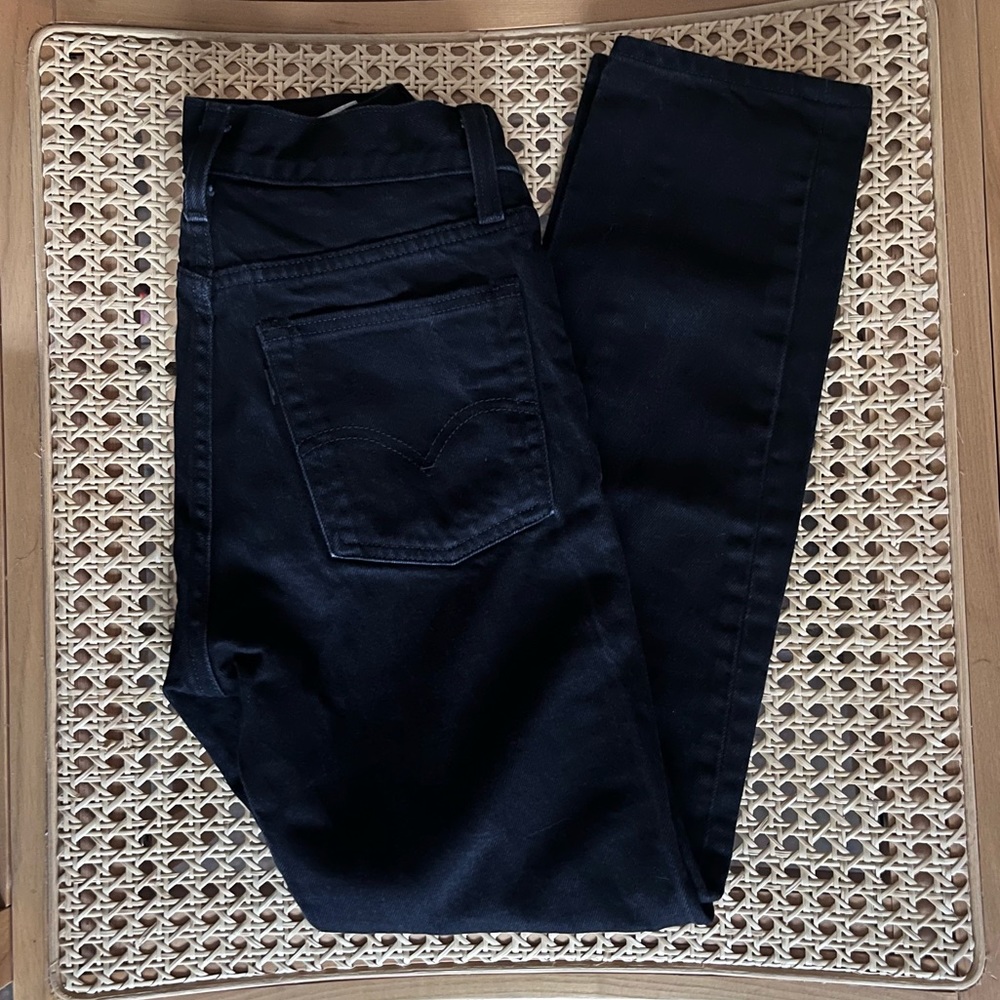 Levi’s black Wedgie jeans